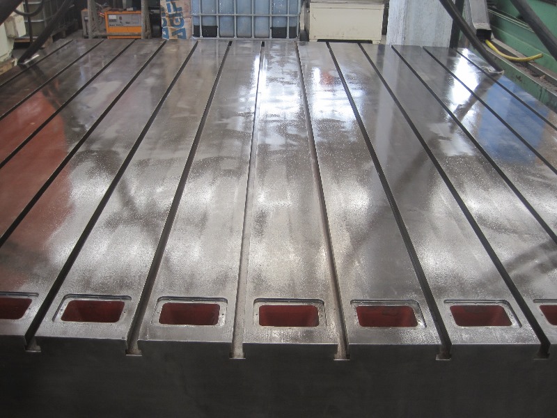 3500X3235 Piano con cave a T 